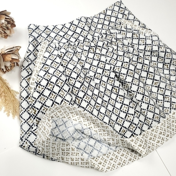 Loft Off White Blue Green Patterned Pocketed Skirt Sz 2 - Picture 12 of 12